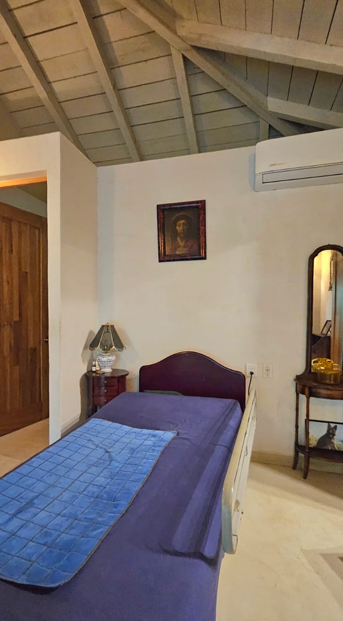 WhatsApp Image 2025-11-08 at 11.35